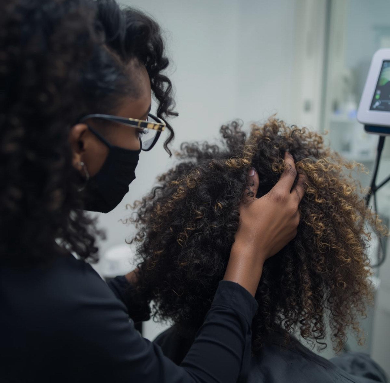 Diagnostic capillaire – Comprendre vos cheveux en profondeur